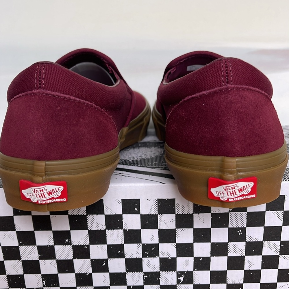 Vans WMNS Skate Slip-On
Port/Gum
VN0A5FCAK10
Sneakers - Picture 14 of 16
